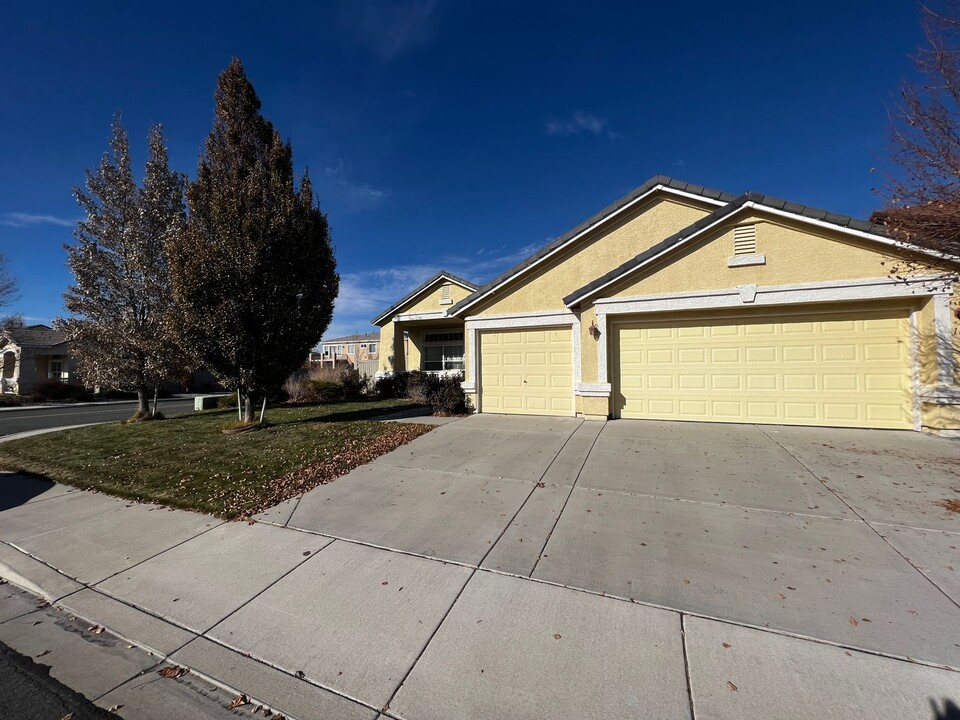 1671 Caliterra Way in Reno, NV - Building Photo