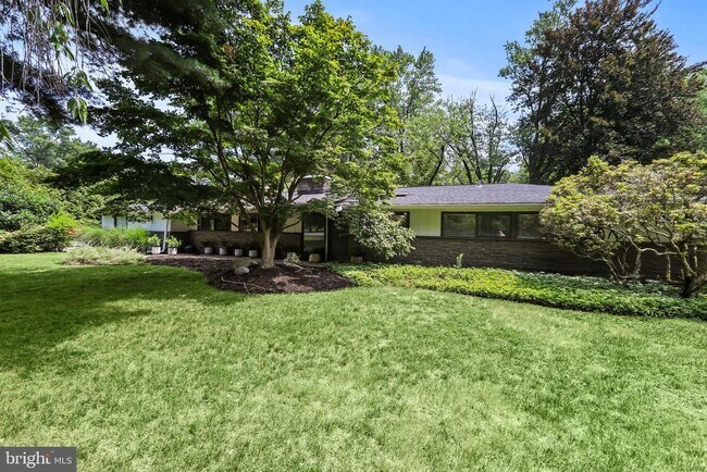 property at 1004 Mercer Rd