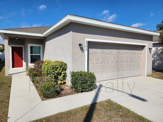 2792 Whispering Trails Dr in Winter Haven, FL - Building Photo - Building Photo