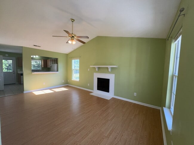 1992 W Brandymill Ln in Jacksonville, NC - Building Photo - Building Photo