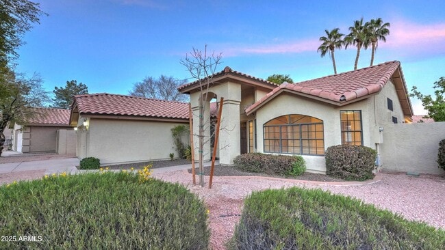 9445 S La Rosa Dr in Tempe, AZ - Building Photo - Building Photo