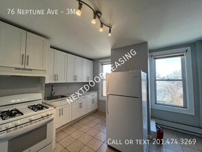 76 Neptune Ave in Jersey City, NJ - Building Photo - Building Photo
