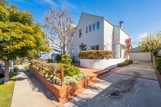 1500 Chestnut Ave in Manhattan Beach, CA - Building Photo - Building Photo