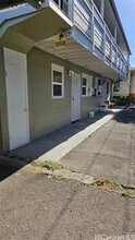 821 Olokele Ave in Honolulu, HI - Building Photo - Building Photo
