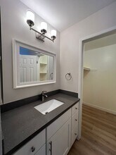 195 Streamwood in Irvine, CA - Building Photo - Building Photo