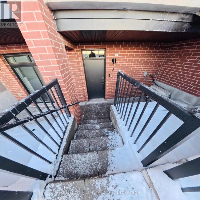 4787J Bank St in Ottawa, ON - Building Photo - Building Photo