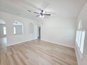 5230 Compass Pointe Cir in Vero Beach, FL - Building Photo - Building Photo