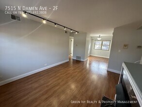 7515 N Damen Ave in Chicago, IL - Building Photo - Building Photo