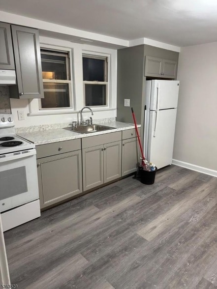 property at 1062 E 25th St