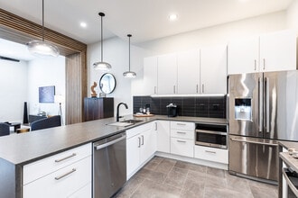 795 E McMillan St, Unit 3 in Cincinnati, OH - Building Photo - Building Photo