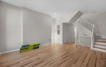 121 N Patterson Park Ave in Baltimore, MD - Building Photo - Building Photo