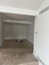 20 Great Wood Ct, Unit 20-8 in Fairport, NY - Foto de edificio - Building Photo
