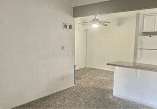 830 W Lincoln Ave in Escondido, CA - Building Photo - Building Photo