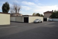 Rustic Gables in Monterey Park, CA - Foto de edificio - Building Photo