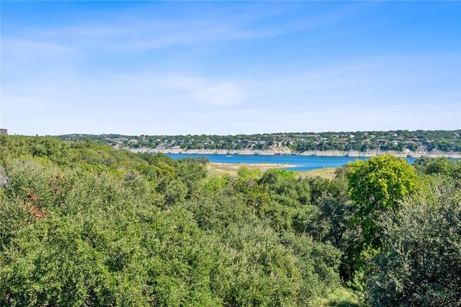 111 Comanche Dr in Lago Vista, TX - Building Photo - Building Photo