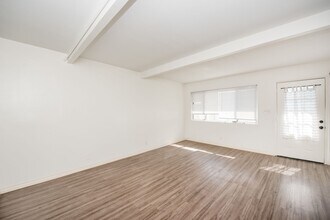 409 Lincoln Ave in Huntington Beach, CA - Building Photo - Building Photo