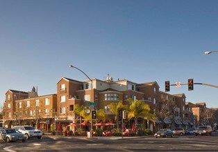 City Center Plaza in Redwood City, CA - Foto de edificio - Building Photo