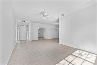 108 Sims Creek Ct in Jupiter, FL - Building Photo - Building Photo