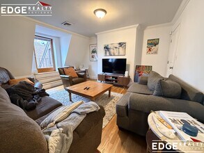 1798 Beacon St, Unit 3 in Brookline, MA - Building Photo - Building Photo