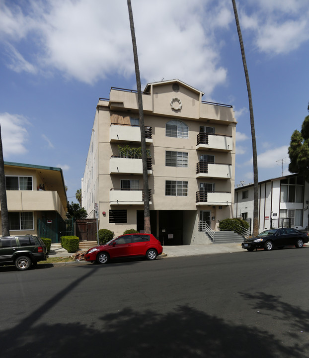 m521 in Los Angeles, CA - Foto de edificio