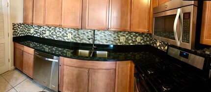 526 St Paul St, Unit 3 in Baltimore, MD - Building Photo - Building Photo