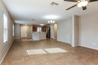 2541 S De Soto Rd in Apache Junction, AZ - Foto de edificio - Building Photo