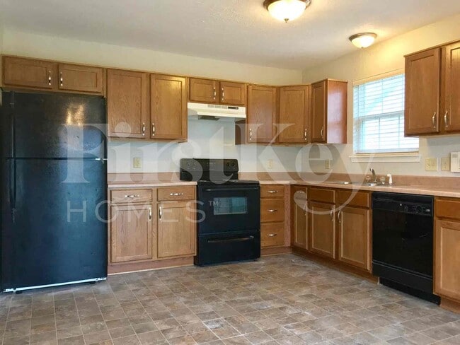 11521 Stoeppelwerth Dr in Indianapolis, IN - Foto de edificio - Building Photo