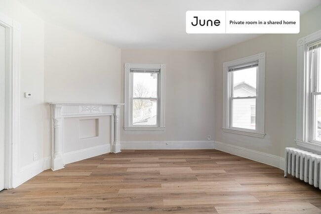 Room in Shared 3 bed/1 bath home in Boston, MA - Foto de edificio - Building Photo