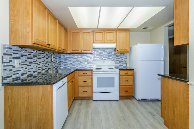 Westwood Sierra Apartments in Reno, NV - Building Photo - Interior Photo