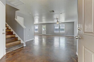 5913 Silver Screen Dr in Austin, TX - Building Photo - Building Photo