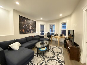 201 E Cottage St, Unit 2 in Boston, MA - Building Photo - Building Photo