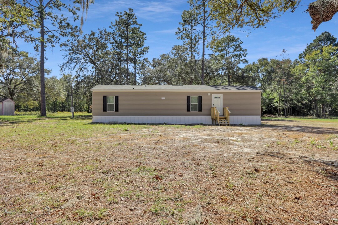 370 Briarwood Rd in Jesup, GA - Building Photo