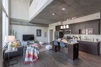 Union Tempe in Tempe, AZ - Building Photo - Interior Photo