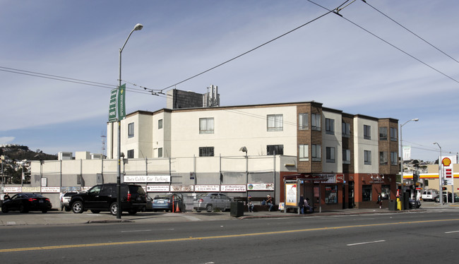 4300-4304 Mission St in San Francisco, CA - Foto de edificio - Building Photo