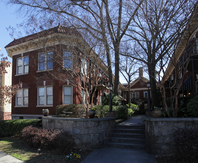 1001 Piedmont Ave NE in Atlanta, GA - Foto de edificio - Building Photo