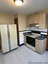 2 Goldsmith Ave in Medford, MA - Foto de edificio - Building Photo