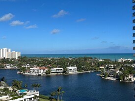 20505 E Country Club Dr, Unit Waterview Condo in Aventura, FL - Building Photo