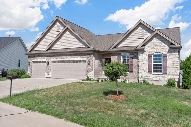 property at 521 Upper Ridgepointe Ct