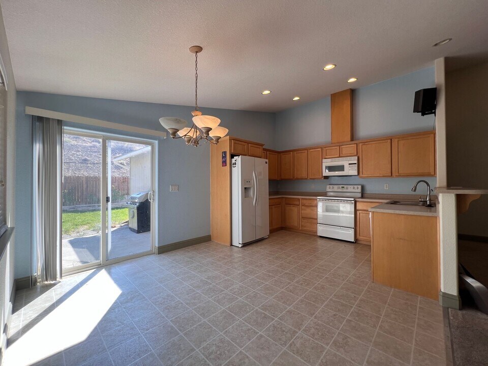66 Conner Way in Gardnerville, NV - Building Photo