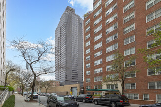 Promenade Condominiums in New York, NY - Building Photo - Building Photo