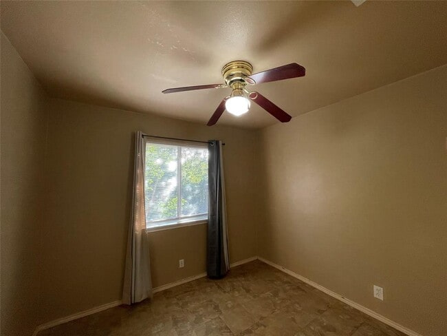 property at 729 Blue Oak Cir