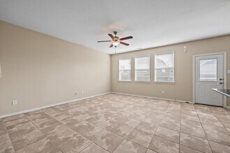 4310 Laine Ln in Baytown, TX - Building Photo - Building Photo