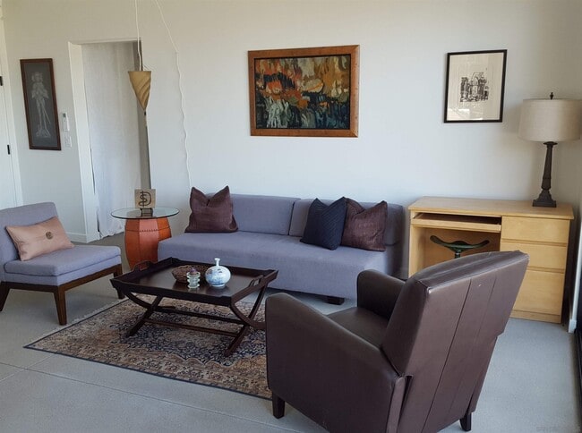 339 S Granados Ave in Solana Beach, CA - Building Photo - Building Photo