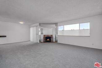 404 San Vicente Blvd in Santa Monica, CA - Building Photo - Building Photo