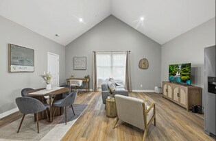 2825 Macpherson Ave in Carmel, IN - Building Photo