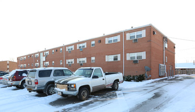 Hilton Avenue in Columbus, OH - Building Photo - Building Photo