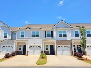 327 Hollenbeck Pl in Greenville, SC - Building Photo - Building Photo