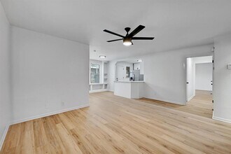 2305 Longview St in Austin, TX - Building Photo - Building Photo