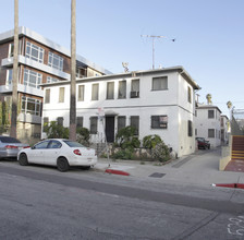 5949-5955 3/4 Carlton Way in Los Angeles, CA - Building Photo - Building Photo