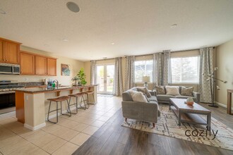 4027 Toulon Ct in Merced, CA - Foto de edificio - Building Photo